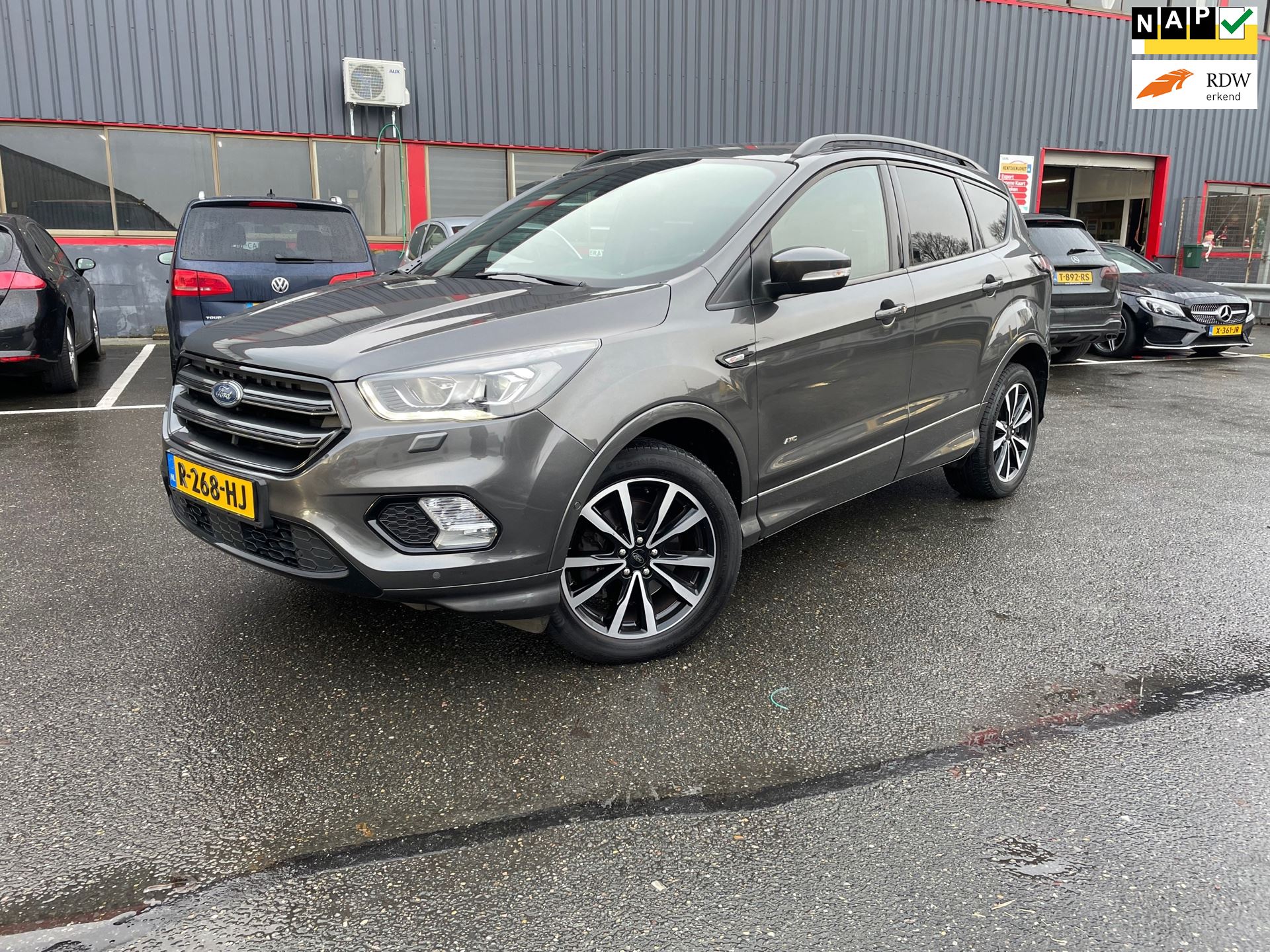 Ford KUGA 1.5 EcoBoost Vignale / AUTOMAAT / ST- LINE / ALACANTRA / CAMERA / SP VLG /